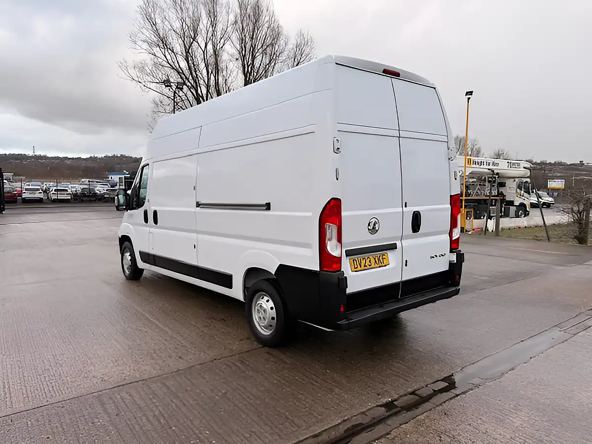 Used 2023 Vauxhall Movano F3500 Dynamic Lwb Extra High Roof White - Interior and Exterior details 6