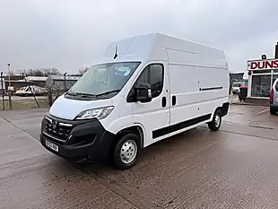 Used 2023 Vauxhall Movano F3500 Dynamic Lwb Extra High Roof White - Interior and Exterior details 8