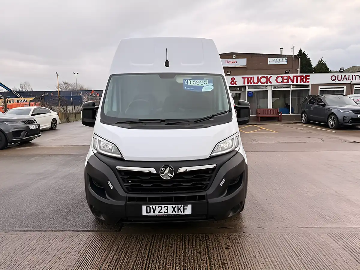 Used 2023 Vauxhall Movano F3500 Dynamic Lwb Extra High Roof White - Interior and Exterior details 9