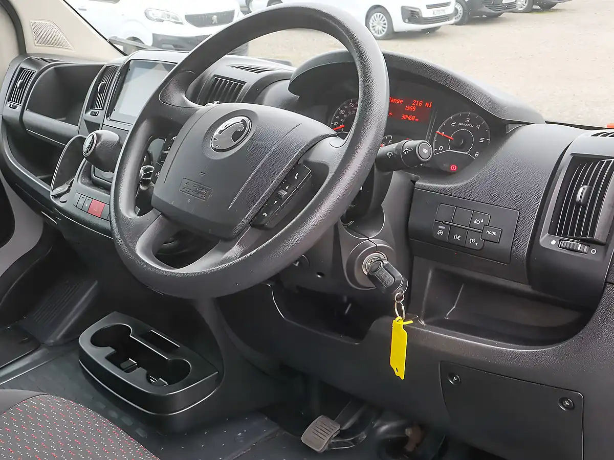 Used 2023 Vauxhall Movano Prime Kaolin White - Interior and Exterior details 13