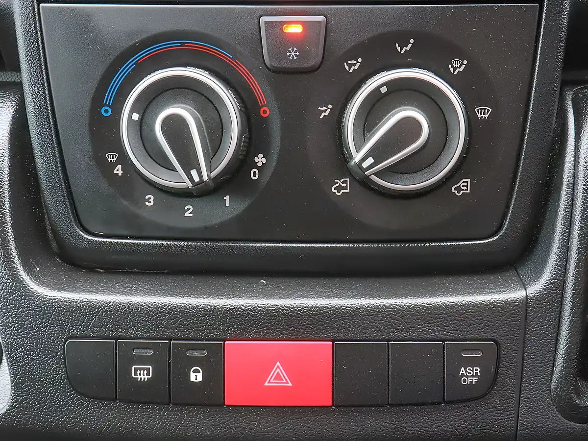 Used 2023 Vauxhall Movano Prime Kaolin White - Interior and Exterior details 14