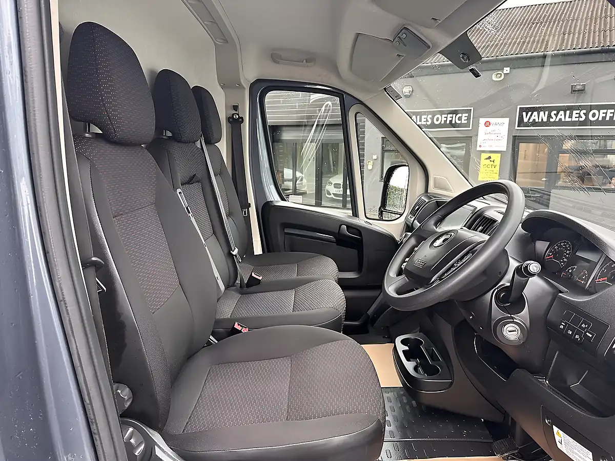 Used 2023 Vauxhall Movano Prime L2H2 Grey - Interior and Exterior details 5