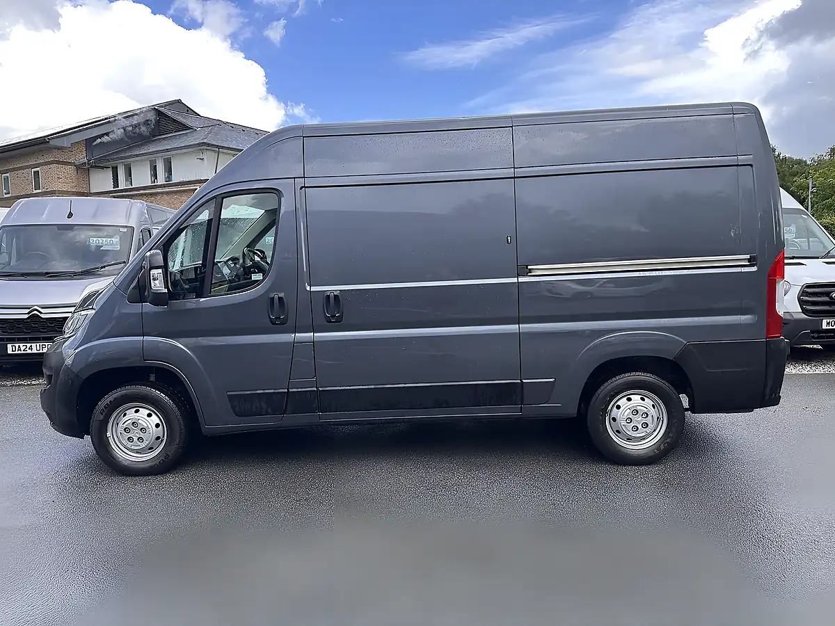 Used 2023 Vauxhall Movano Prime L2H2 Grey - Interior and Exterior details 9
