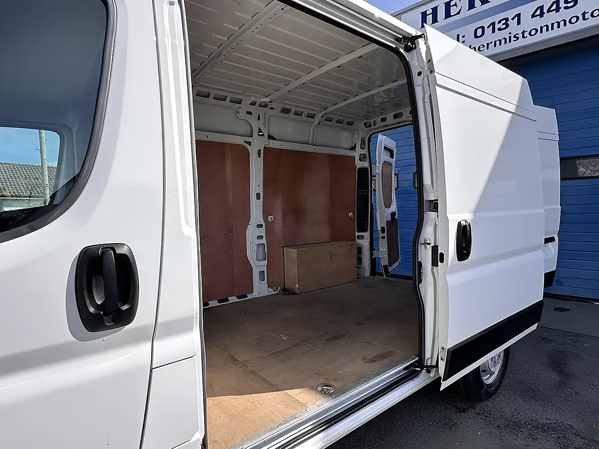 Used 2023 Vauxhall Movano Prime L2H2 White - Interior and Exterior details 11