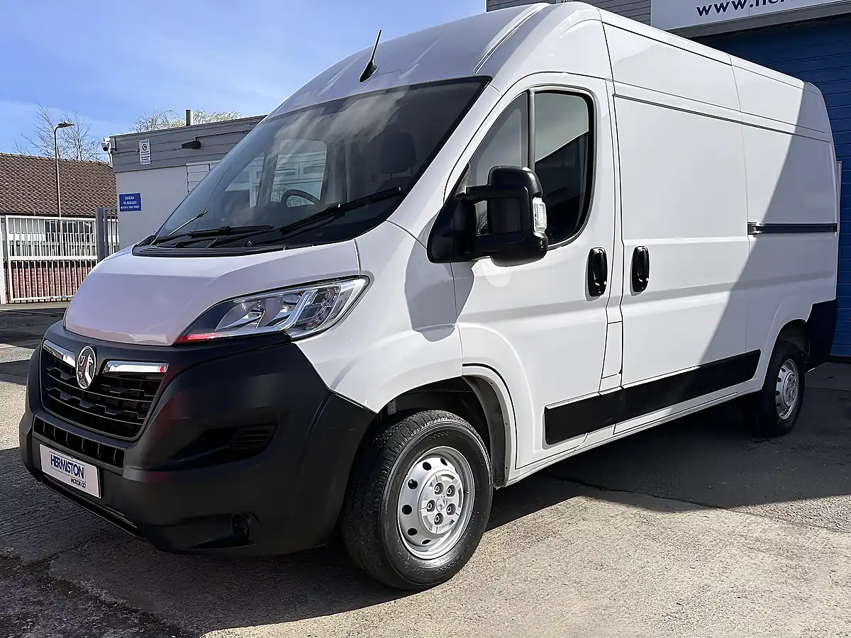 Used 2023 Vauxhall Movano Prime L2H2 White - Interior and Exterior details 4