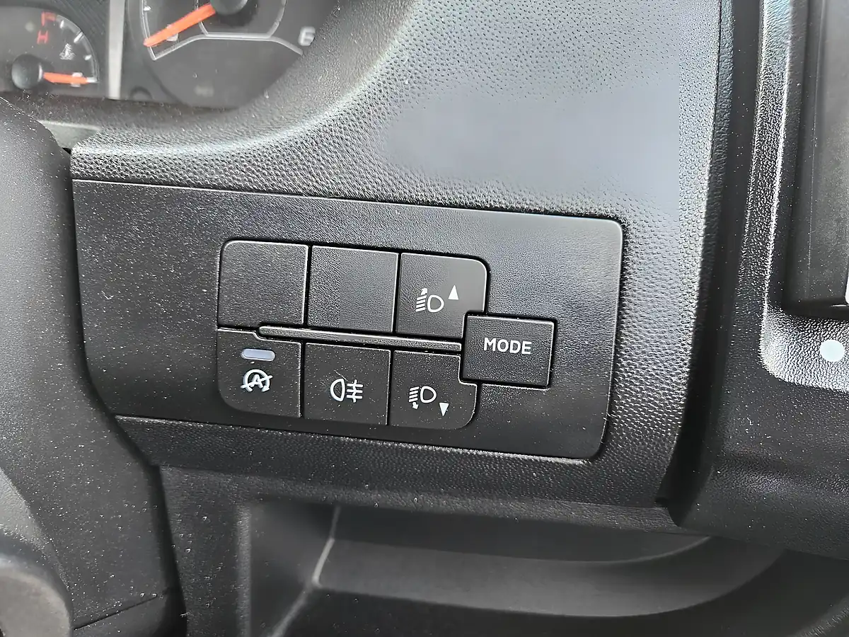 Used 2023 Vauxhall Movano Prime L3H2 Kaolin White (brilliant) - Interior and Exterior details 18