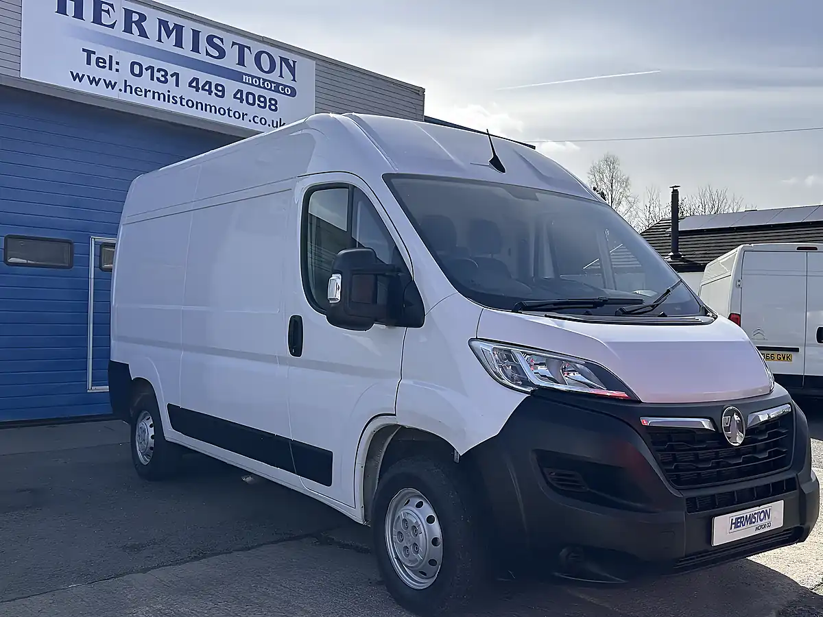 Used 2023 Vauxhall Movano Prime White - Front View