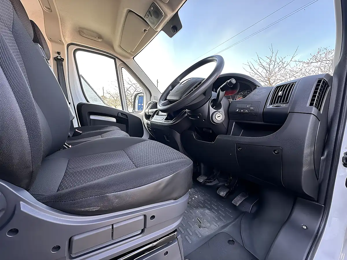 Used 2023 Vauxhall Movano Prime White - Interior and Exterior details 12