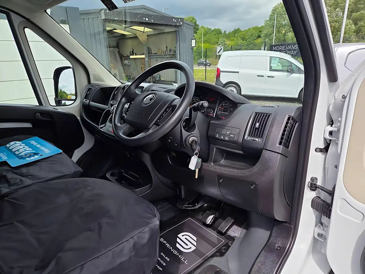Used 2023 Vauxhall Movano Prime White - Interior and Exterior details 14