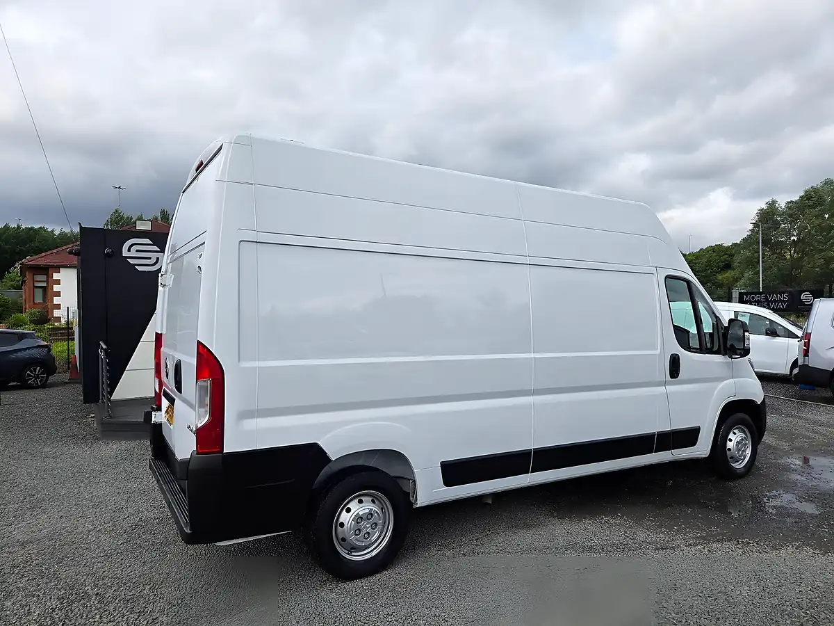 Used 2023 Vauxhall Movano Prime White - Interior and Exterior details 4