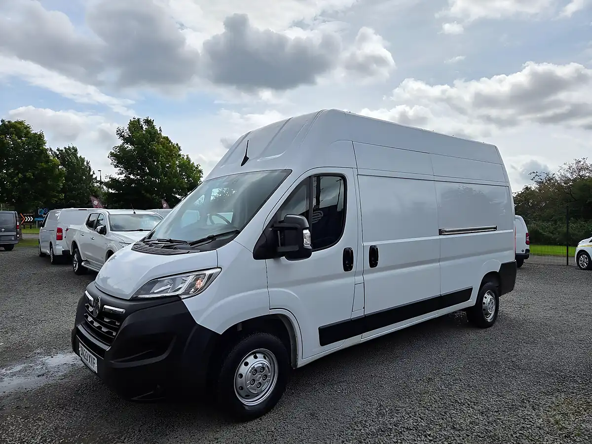 Used 2023 Vauxhall Movano Prime White - Interior and Exterior details 6