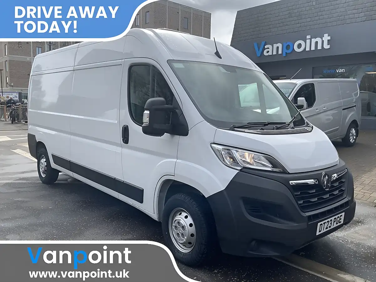 Used 2023 Vauxhall Movano Prime White - Front View