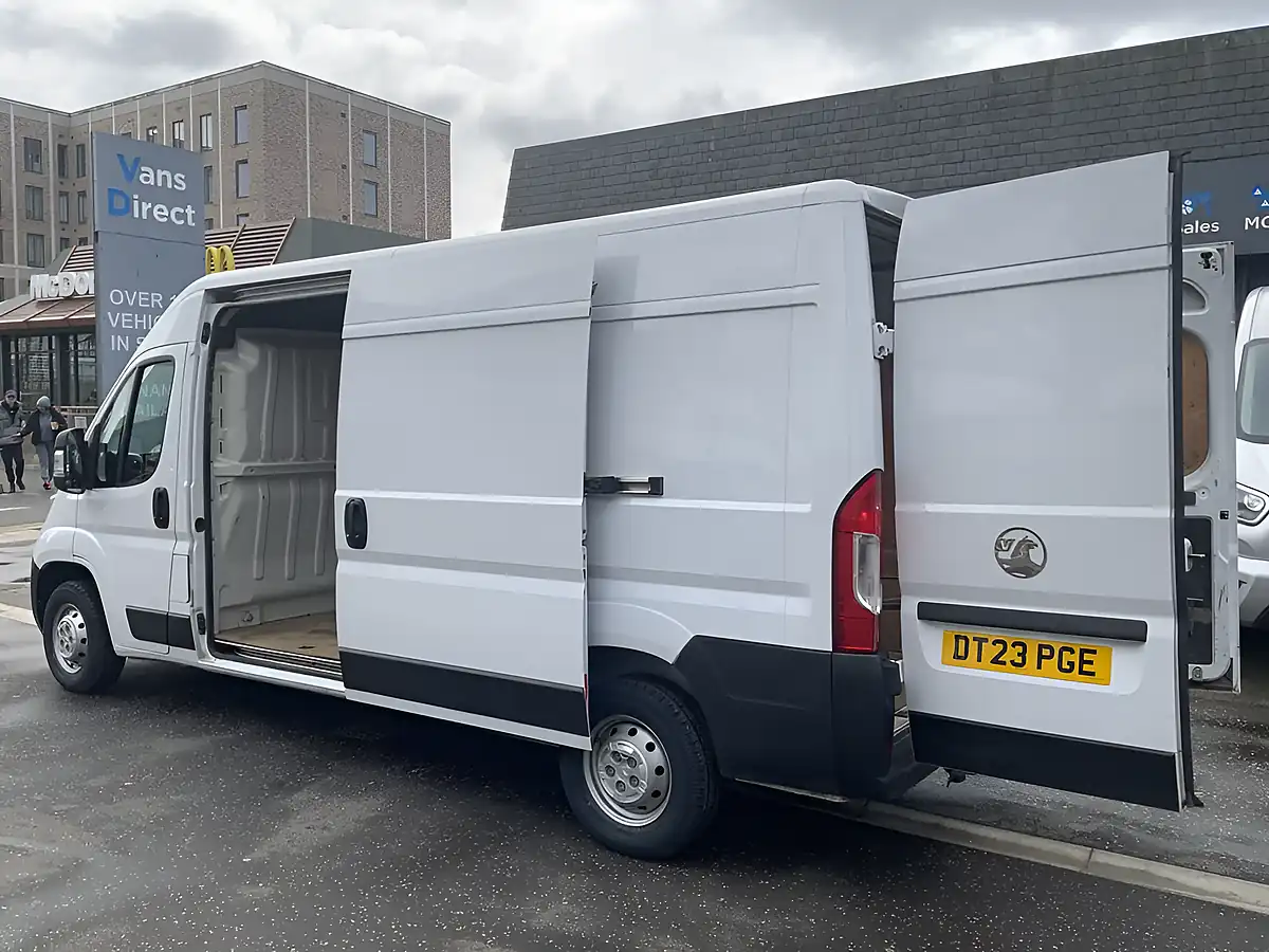 Used 2023 Vauxhall Movano Prime White - Interior and Exterior details 10