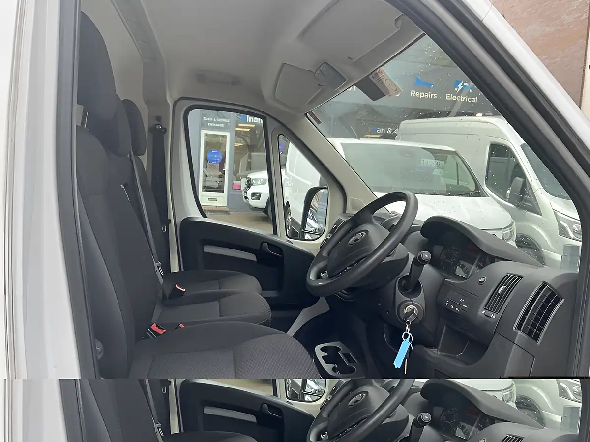 Used 2023 Vauxhall Movano Prime White - Interior and Exterior details 12