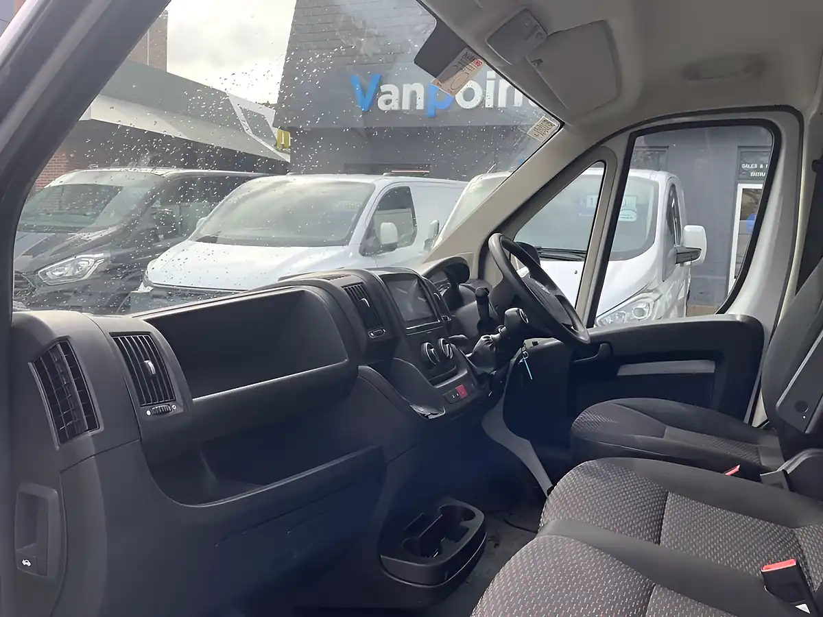 Used 2023 Vauxhall Movano Prime White - Interior and Exterior details 13