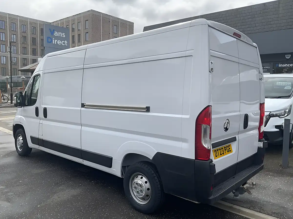 Used 2023 Vauxhall Movano Prime White - Interior and Exterior details 6