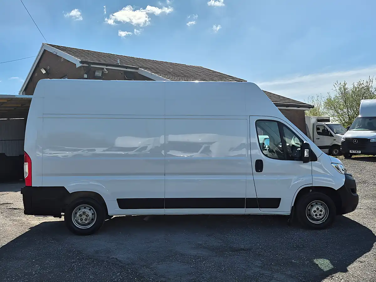 Used 2023 Vauxhall Movano Prime White - Interior and Exterior details 3
