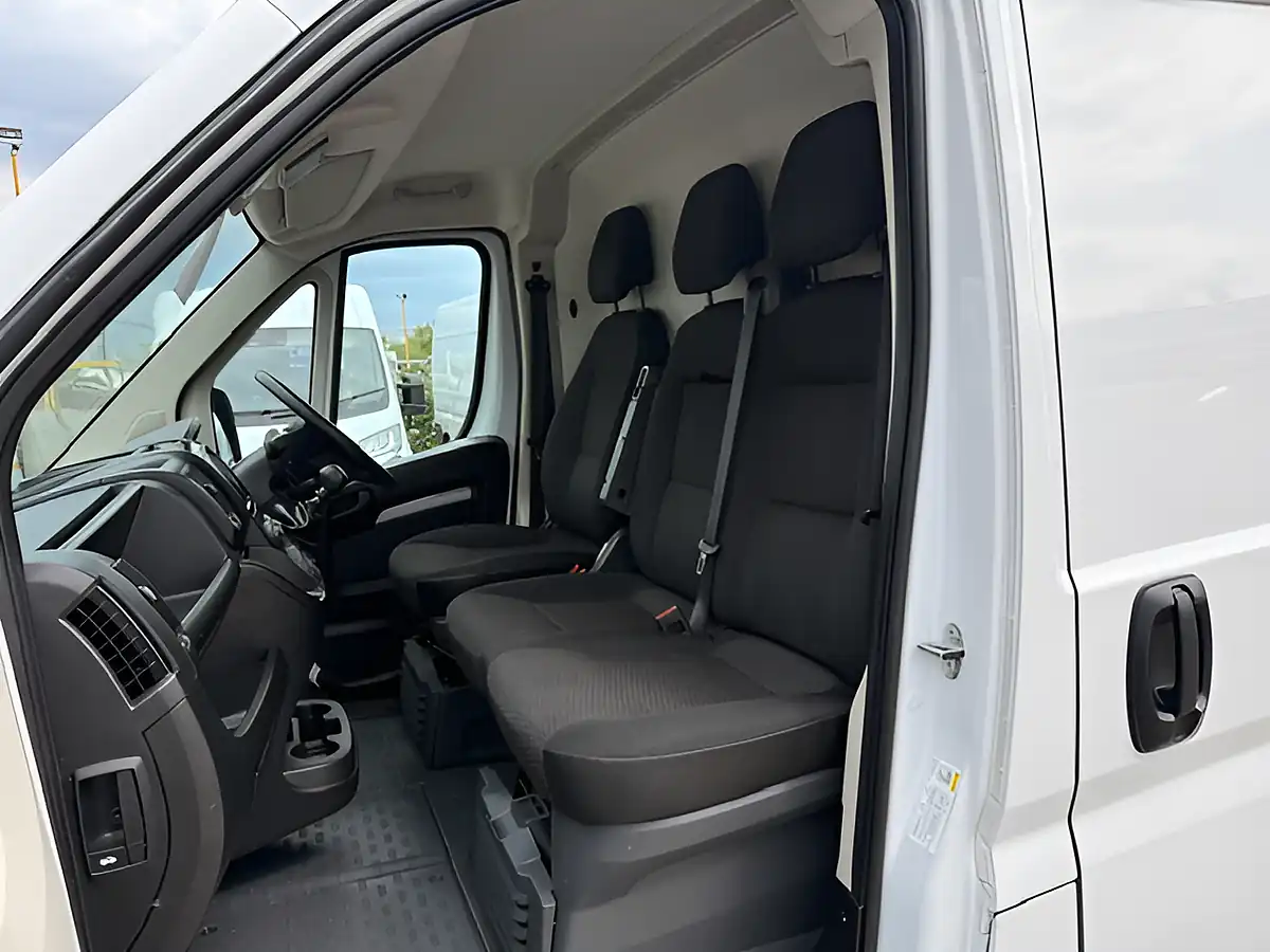 Used 2023 Vauxhall Movano Prime White - Interior and Exterior details 13