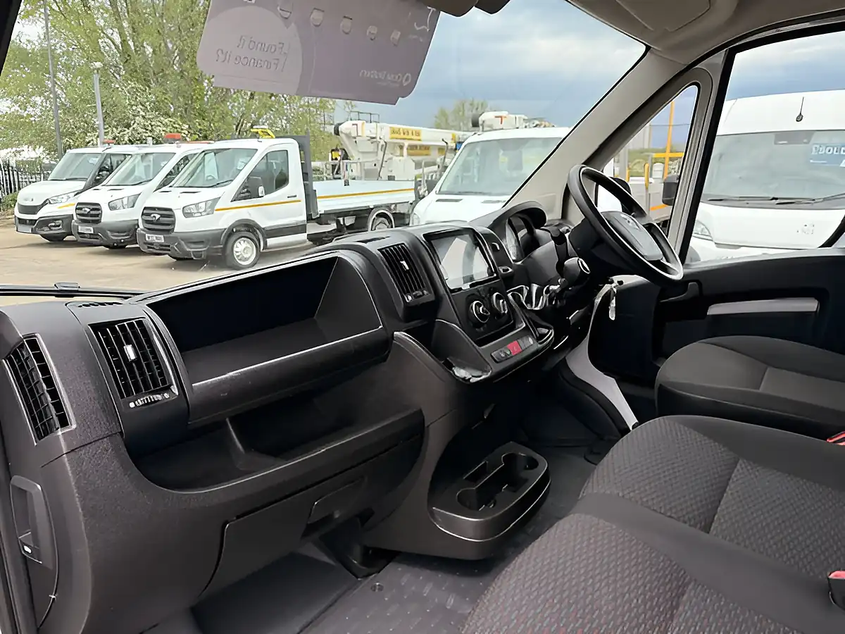 Used 2023 Vauxhall Movano Prime White - Interior and Exterior details 15