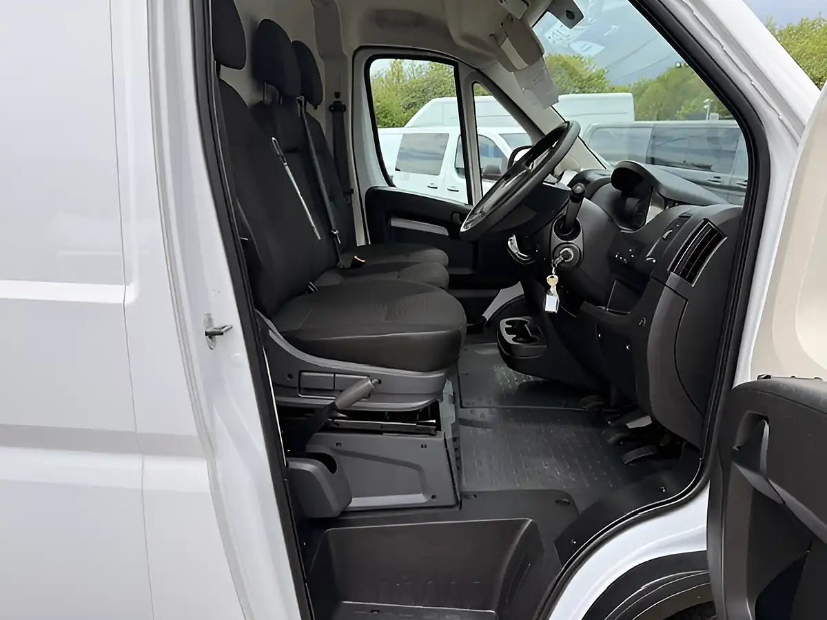 Used 2023 Vauxhall Movano Prime White - Interior and Exterior details 16