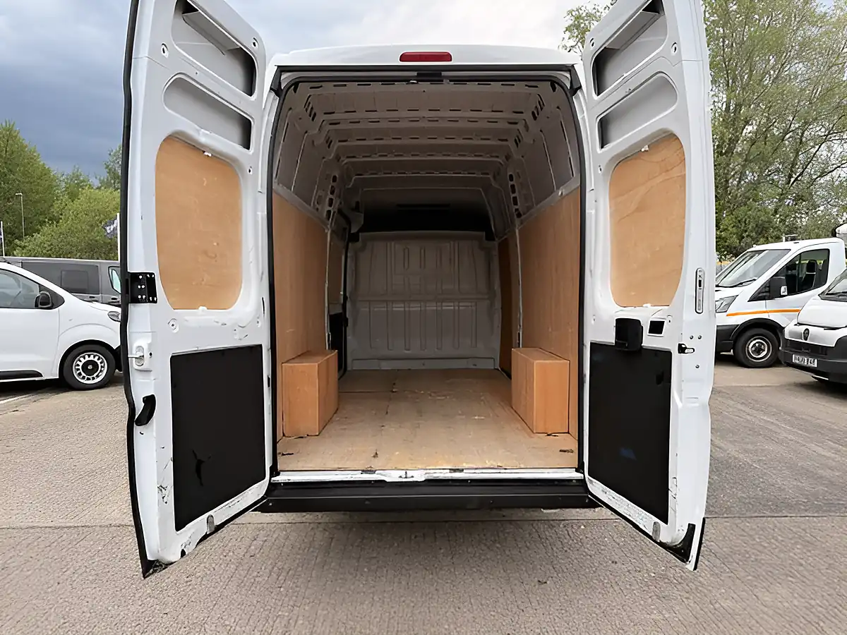 Used 2023 Vauxhall Movano Prime White - Interior and Exterior details 5