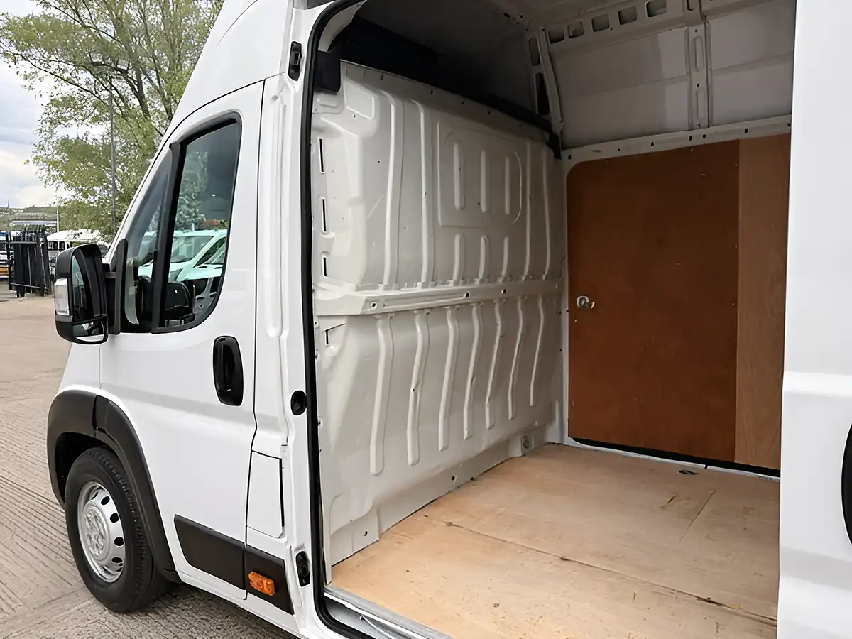 Used 2023 Vauxhall Movano Prime White - Interior and Exterior details 9
