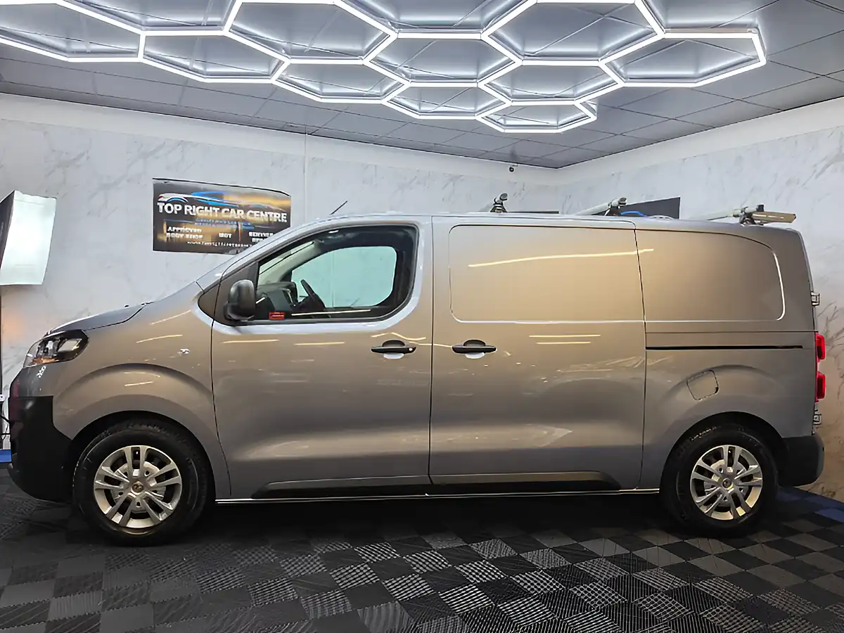 Used 2023 Vauxhall Vivaro 2700 Dynamic Grey - Interior and Exterior details 7