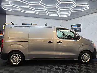 Used 2023 Vauxhall Vivaro 2700 Dynamic Grey - Interior and Exterior details 9