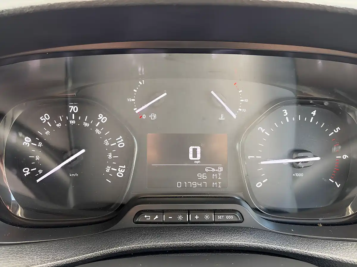 Used 2023 Vauxhall Vivaro 2700 Pro Panel Van Kaolin White - Interior and Exterior details 14