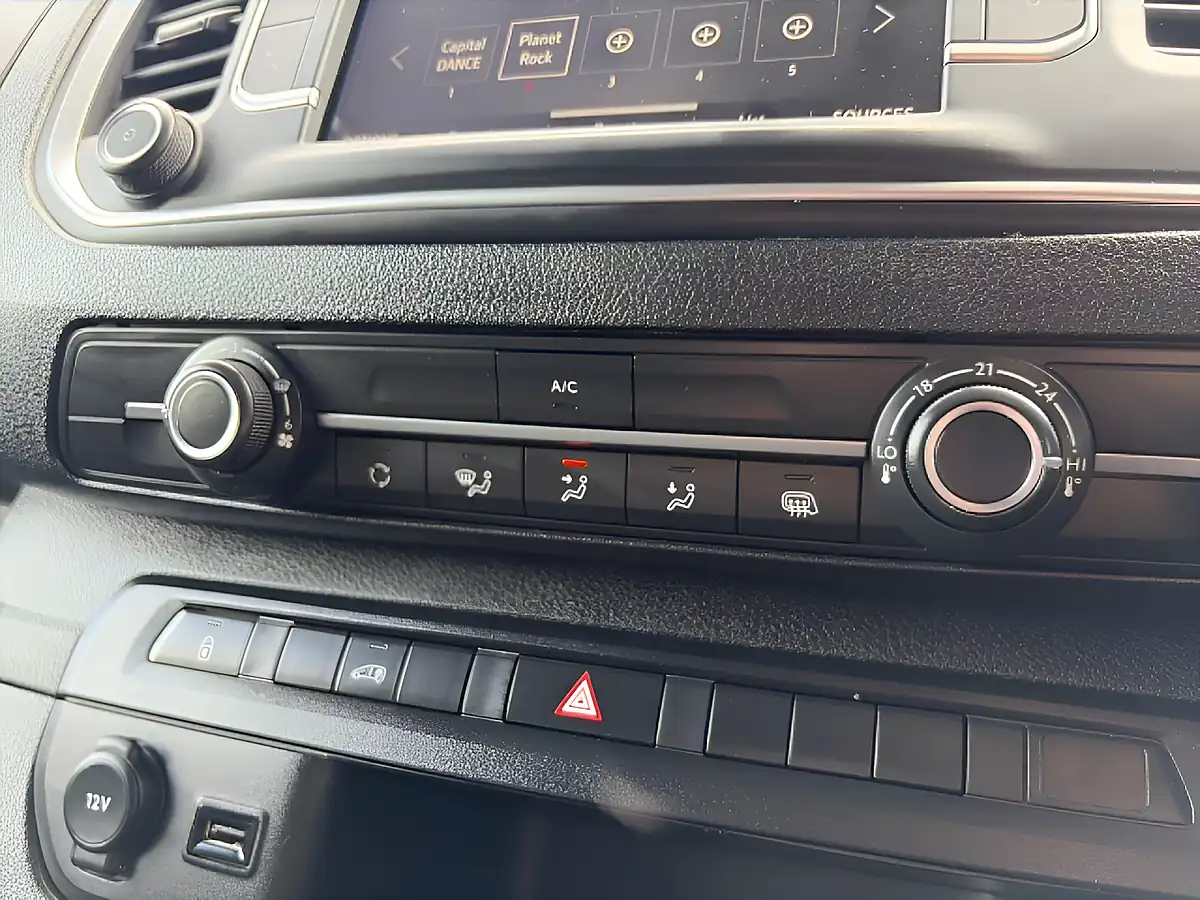 Used 2023 Vauxhall Vivaro 2700 Pro Panel Van Kaolin White - Interior and Exterior details 16