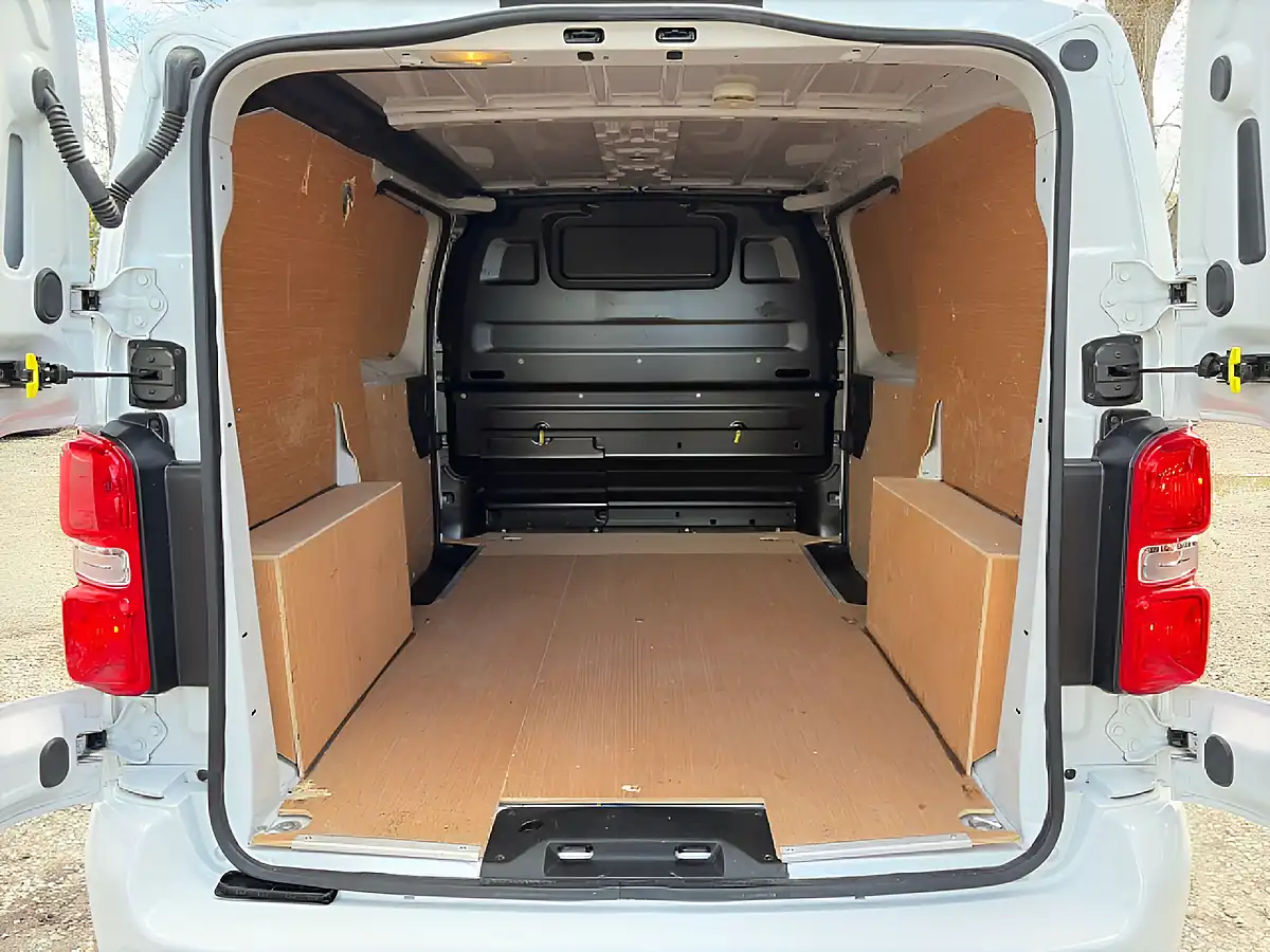 Used 2023 Vauxhall Vivaro 2700 Pro Panel Van Kaolin White - Interior and Exterior details 17