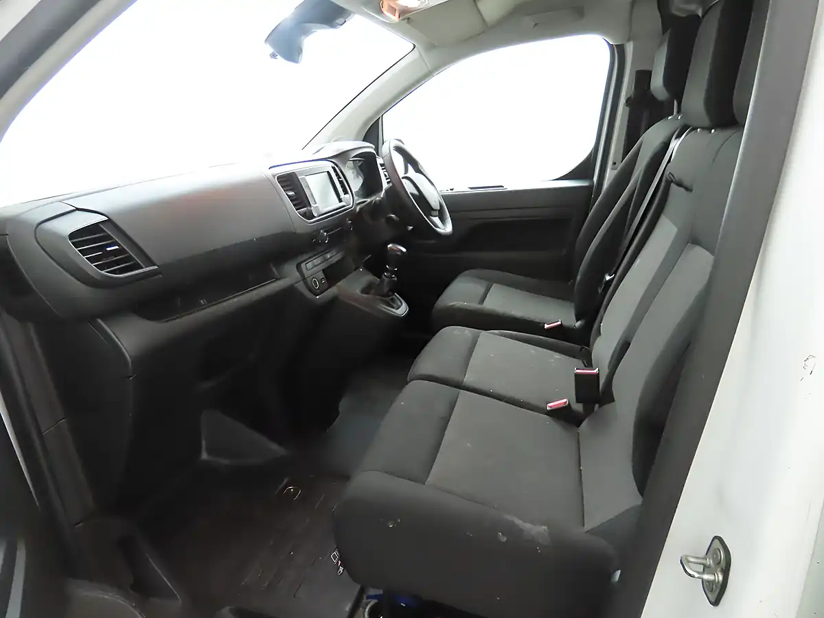 Used 2023 Vauxhall Vivaro 2700 Pro Panel Van White - Interior and Exterior details 11