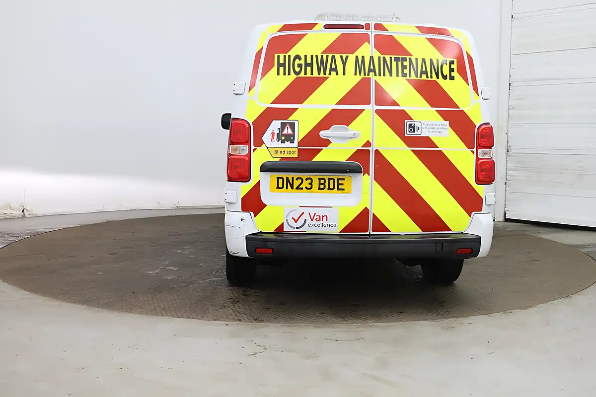 Used 2023 Vauxhall Vivaro 2700 Pro Panel Van White - Interior and Exterior details 5
