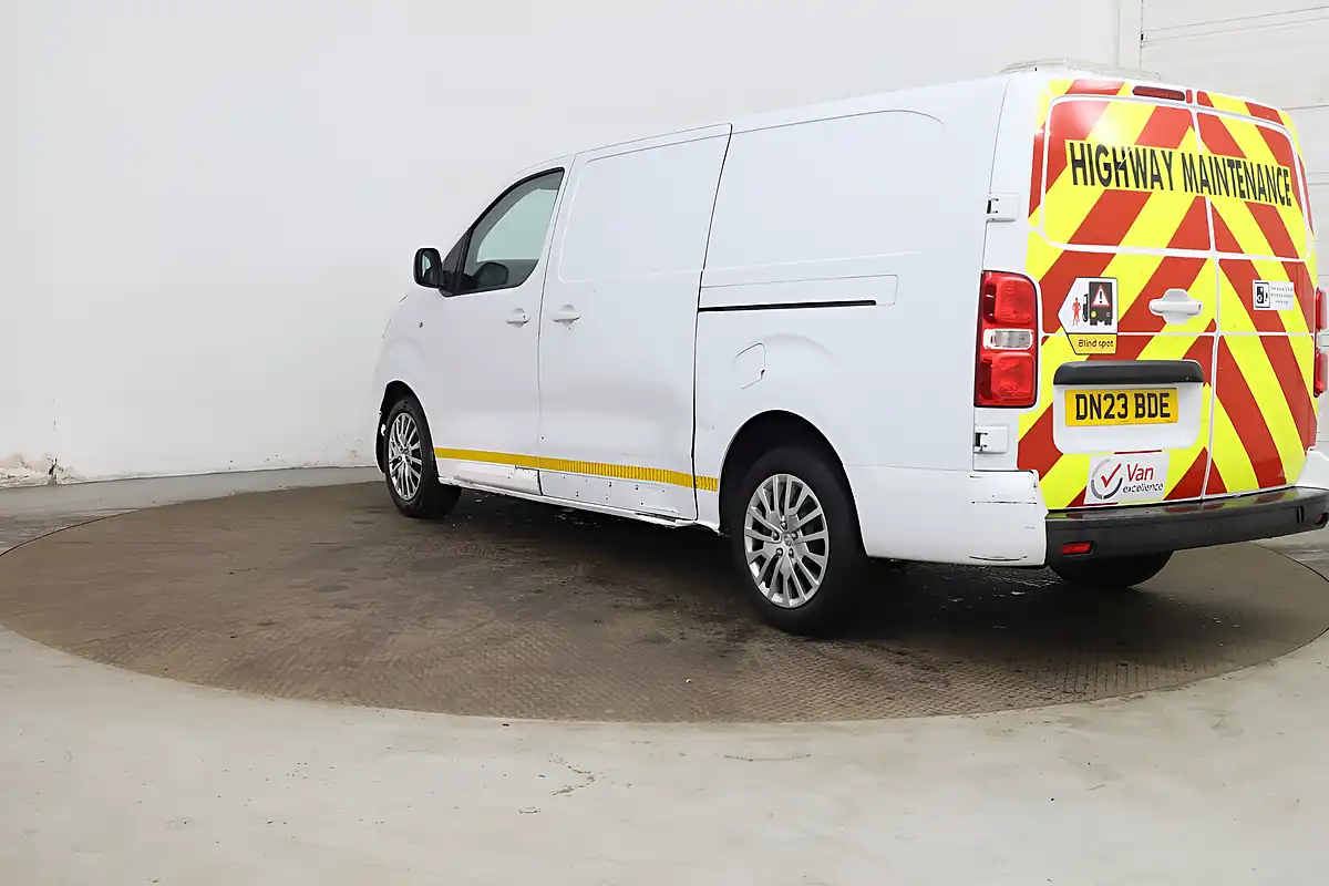 Used 2023 Vauxhall Vivaro 2700 Pro Panel Van White - Interior and Exterior details 6