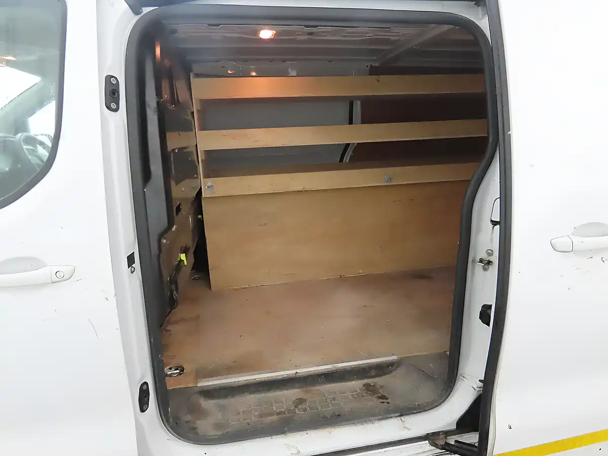 Used 2023 Vauxhall Vivaro 2700 Pro Panel Van White - Interior and Exterior details 7