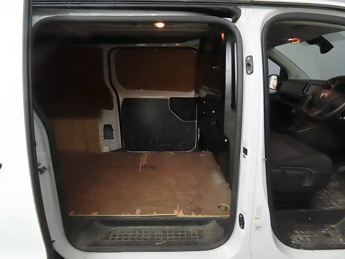 Used 2023 Vauxhall Vivaro 2900 Prime White - Interior and Exterior details 8