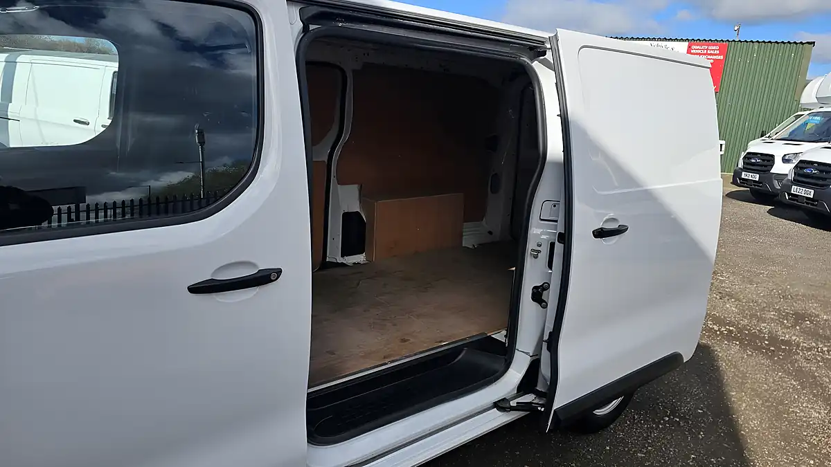 Used 2023 Vauxhall Vivaro 2900 Prime White - Interior and Exterior details 10