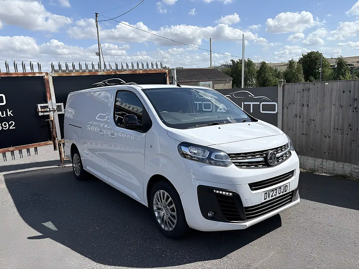 Used 2023 Vauxhall Vivaro 2900 Pro Kaolin White (brilliant) - Front View