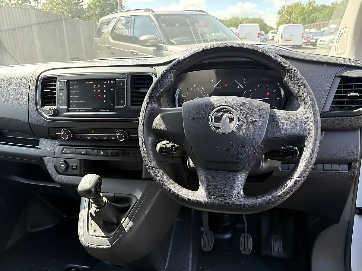 Used 2023 Vauxhall Vivaro 2900 Pro Kaolin White (brilliant) - Interior and Exterior details 14