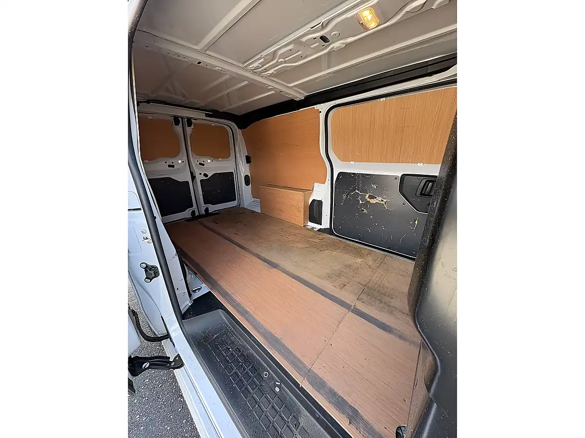 Used 2023 Vauxhall Vivaro 2900 Pro Kaolin White (brilliant) - Interior and Exterior details 3