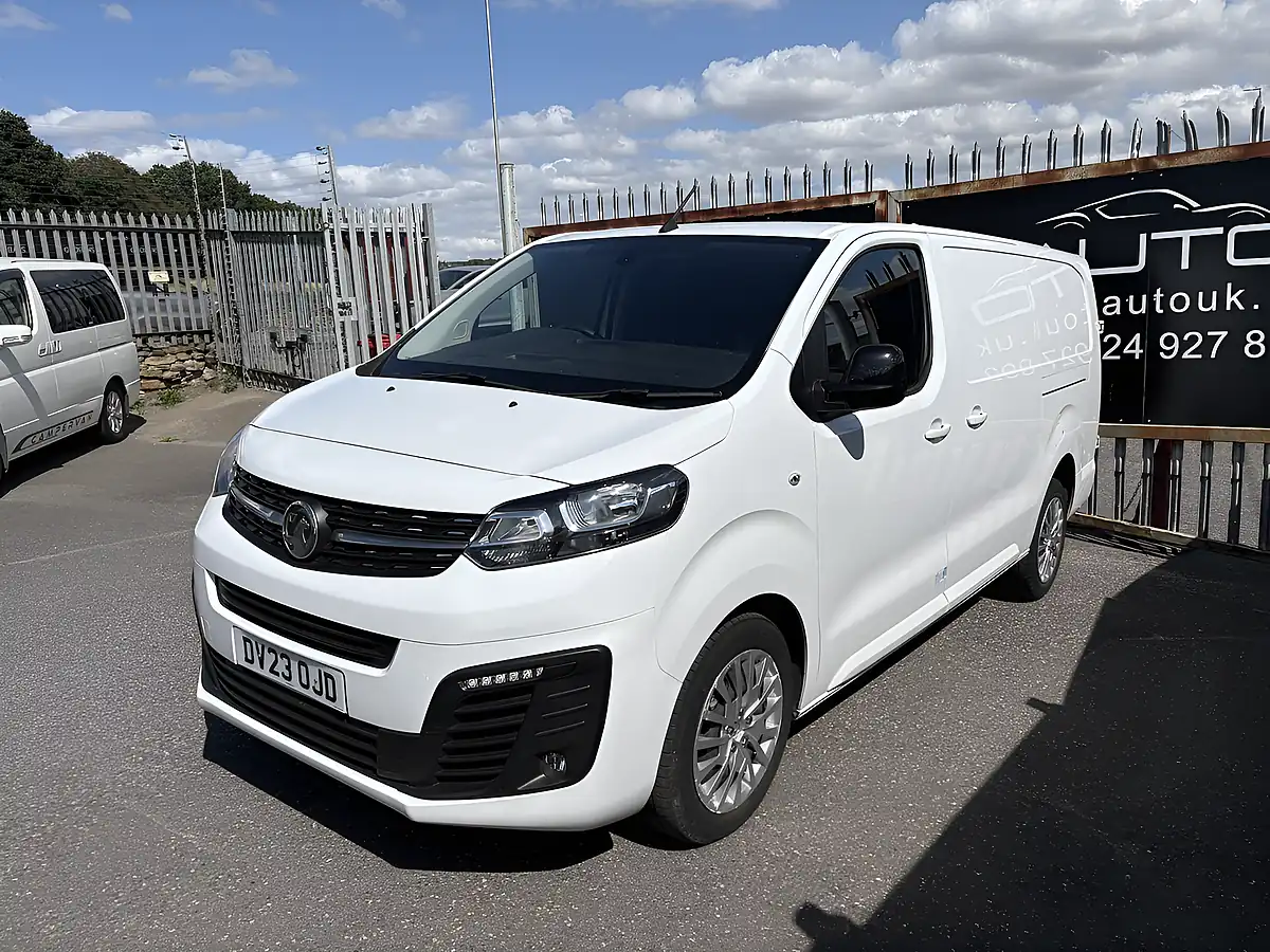 Used 2023 Vauxhall Vivaro 2900 Pro Kaolin White (brilliant) - Interior and Exterior details 5