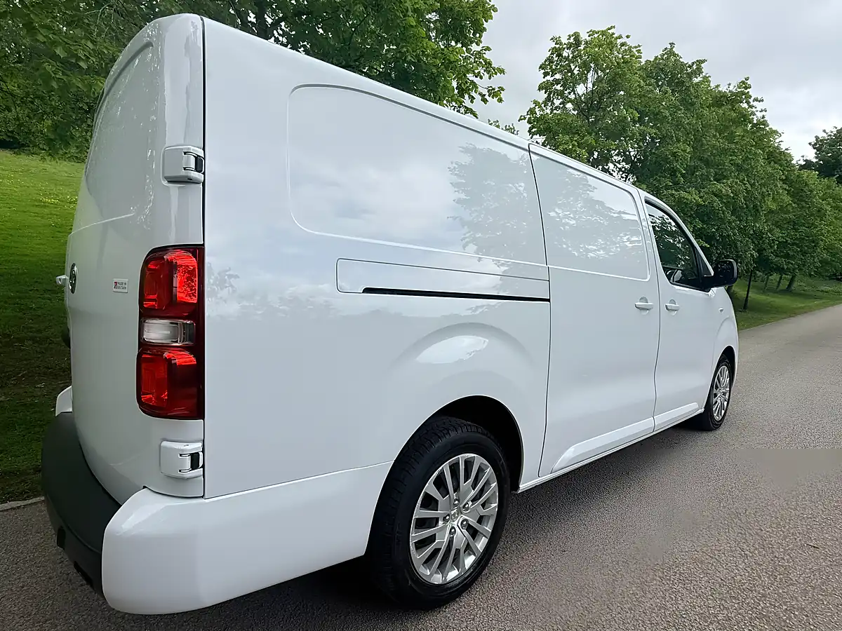 Used 2023 Vauxhall Vivaro 2900 Pro Panel Van White - Interior and Exterior details 6
