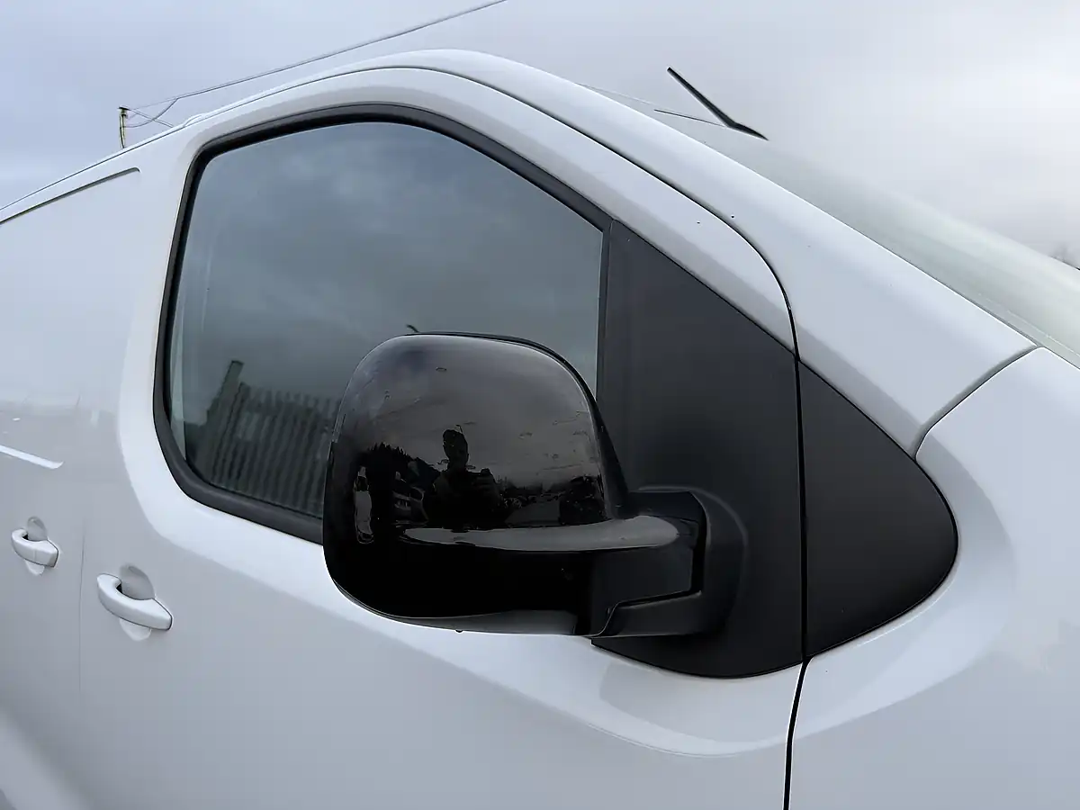 Used 2023 Vauxhall Vivaro 2900 Pro White - Interior and Exterior details 14