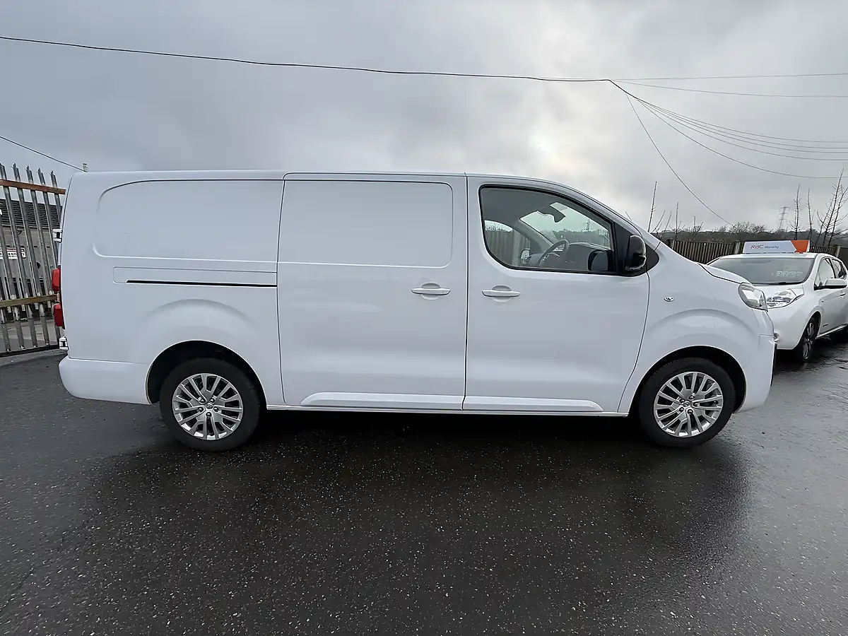 Used 2023 Vauxhall Vivaro 2900 Pro White - Interior and Exterior details 16