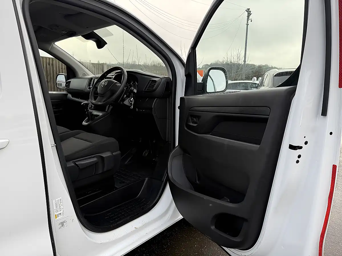 Used 2023 Vauxhall Vivaro 2900 Pro White - Interior and Exterior details 19