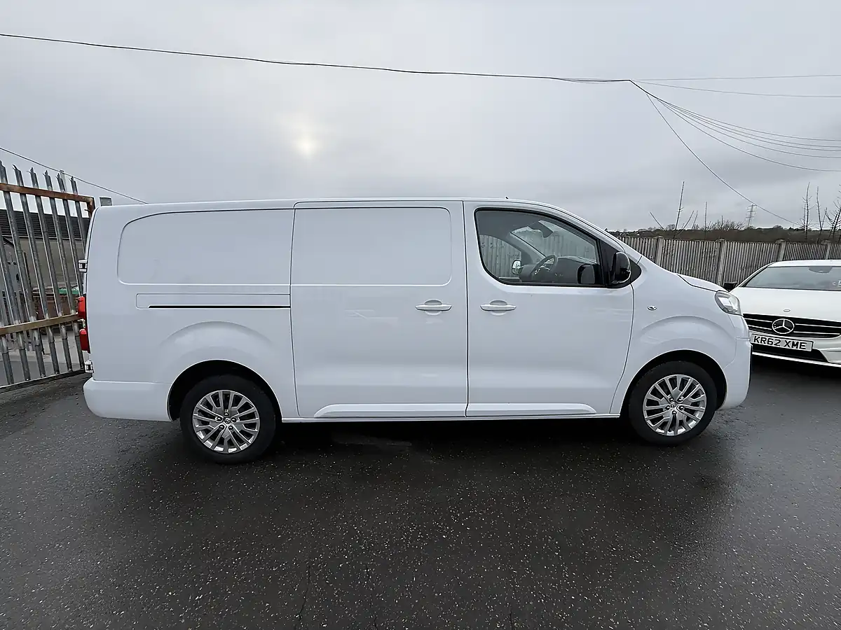 Used 2023 Vauxhall Vivaro 2900 Pro White - Interior and Exterior details 12