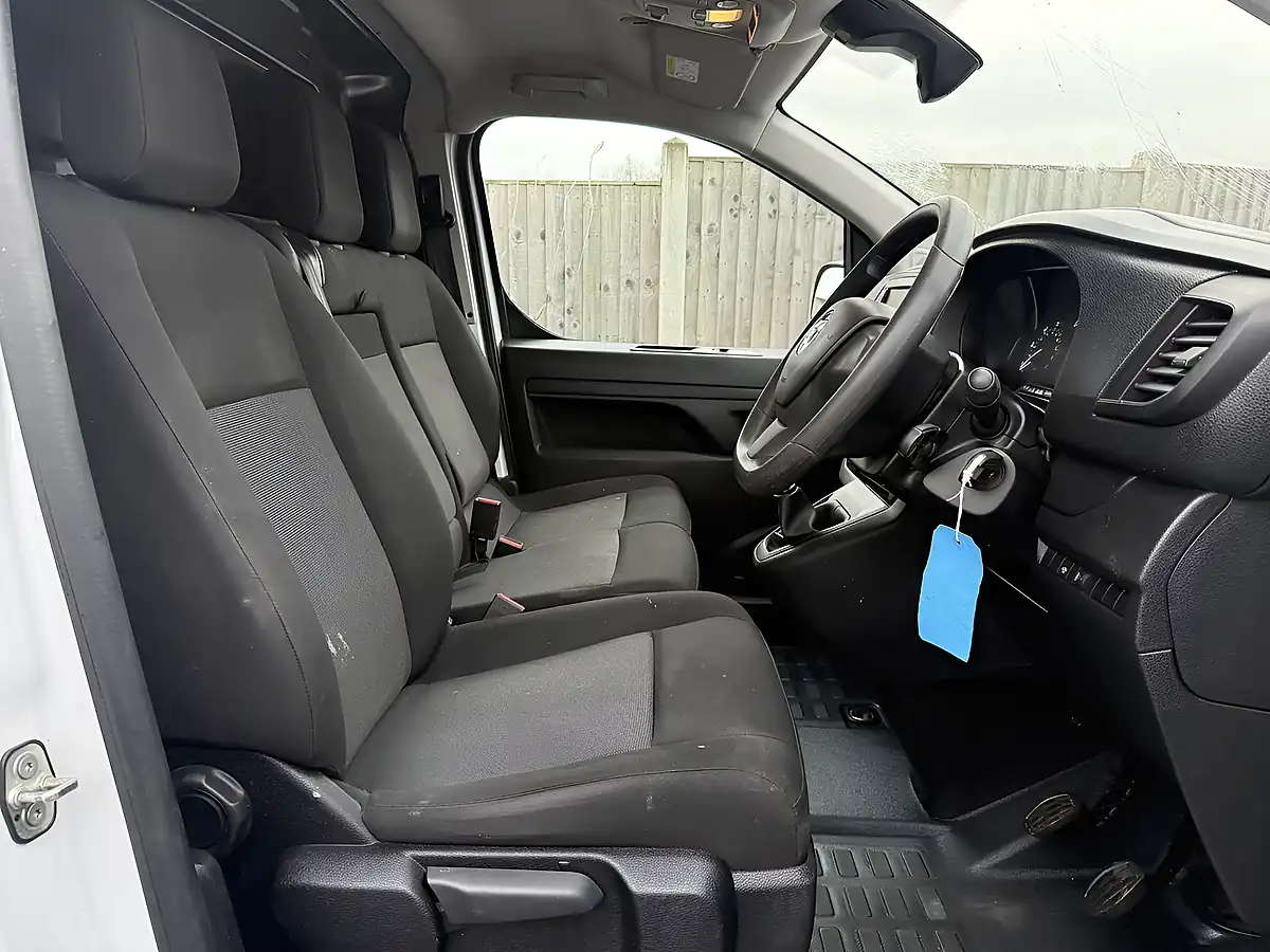 Used 2023 Vauxhall Vivaro 2900 Pro White - Interior and Exterior details 14