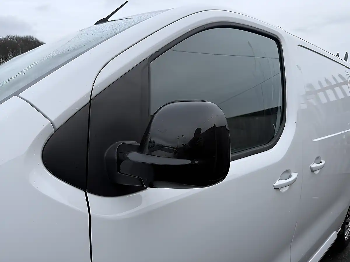 Used 2023 Vauxhall Vivaro 2900 Pro White - Interior and Exterior details 8