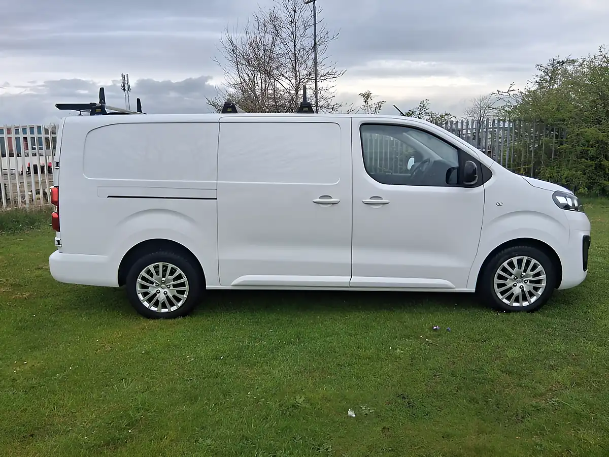 Used 2023 Vauxhall Vivaro 2900 Pro White - Interior and Exterior details 6