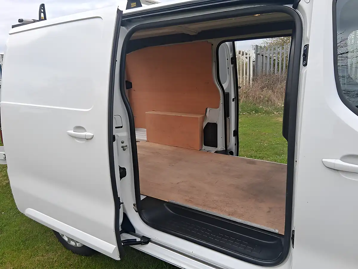 Used 2023 Vauxhall Vivaro 2900 Pro White - Interior and Exterior details 9